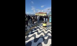 İzmir Konak’ta denizde bulunan orta yaşlı erkek hastaneye kaldırıldı