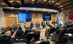 İzmir'de 'Deneyimden Geleceğe’ paneli yoğun katılım ile gerçekleşti