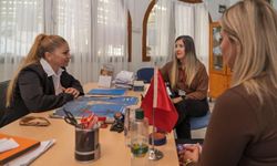 İzmir’de muhtarlarla güçlü iletişim ağı: 2 yılda 49 bin başvuru çözüldü