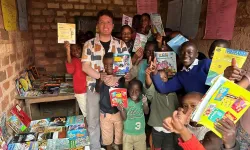 İzmirli Ekonomistten Uganda’daki yetimhaneye kütüphane