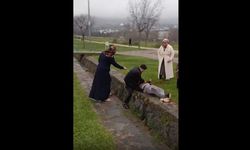 Kavgada boğazı kesilen kişi hayatını kaybetti