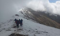 Kayıp dağcı için zamanla yarış: Arama çalışmaları Kiraz sınırına kaydırıldı