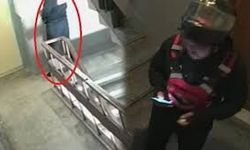 Kurye şok etti! Binanın merdiven dairesine idrarını yaptı