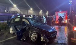 İzmir Kemalpaşa'da iki otomobilin çarpıştığı kazada 4 kişi yaralandı