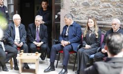 Kocaoğlu’ndan Meslek Fabrikası’na destek ziyareti: "İzmir'le barışın"