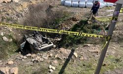 Kontrolden çıkan otomobil can aldı: 2 ölü, 1 yaralı