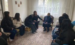 Manisalı çocuklar, bayramda büyüklerini yalnız bırakmadı