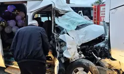 Minibüs, otomobil ve otobüs birbirine girdi: Yaralılar var!