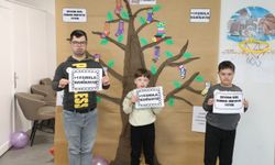 Muğla’da çoraplar farkındalık için boyandı