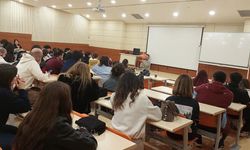 Ödüllü Yönetmen Özkan Emre, Egeli iletişimcilerle buluştu