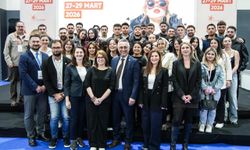 Optic World İzmir’de miyopi masaya yatırıldı