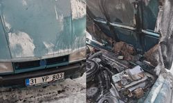 Trafikte korku dolu anlar: Otomobil alev topuna döndü!