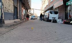 Sokak ortasında d*hşet! Bıçaklar çekildi...