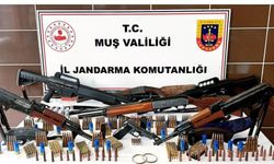 Tarihi eser ve silah kaçakçılığına darbe: Çok sayıda kaçak malzeme ele geçirildi