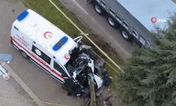 Vakaya giden ambulansın kaza yapmasıyla bir sağlık çalışanı hayatını kaybetti