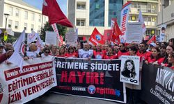 İzmir'de öğretmenler iş bıraktı, cinayete isyan etti