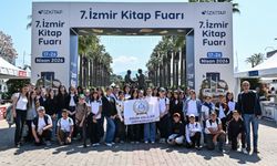 İzmir Kitap Fuarı'na öğrenciler akın ediyor