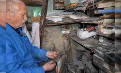 77 yaşındaki usta, bıçakçılık mesleğini yarım asırdır sürdürüyor