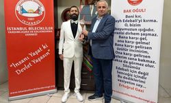 Akif Manaf'a, "Dayanışma ve Barış Ödülü" takdim edildi