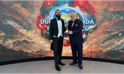 Akif Manaf’a Türk Dünyası Barış Ödülü takdim edildi