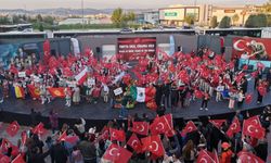 Balıkesir'de dünya çocukları aynı sahneyi paylaştı