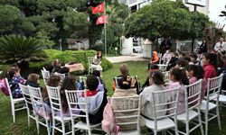 Bornova'da çocuklar öğreniyor, kent kitapla buluşuyor