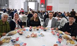 Bornova’da dayanışma buluşması: Sosyal destekten yararlananlar aynı sofrada