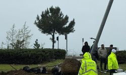 Can pazarı: Otomobil hurdaya döndü, yaralılar var!