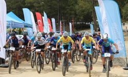 DEÜ'lü sporcular bisiklette zirvede!