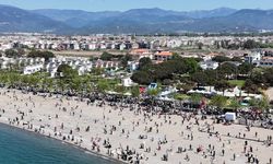 Edremit’te gökyüzü uçurtmalarla renklendi