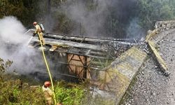 Ekvador'da yolcu otobüsü uçuruma yuvarlandı: 11 ölü, 20 yaralı