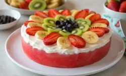 Gelinim Mutfakta çocuklar için karpuz pasta tarifi: Çocuklar için karpuz pasta nasıl yapılır?