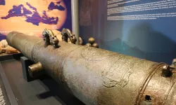 Gemi sökümünde bulunan 17. yüzyıl topu İzmir’de sergileniyor