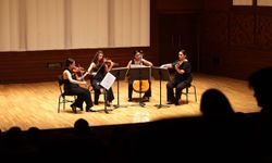 İzmir Oda Orkestrası yine ayakta alkışlandı