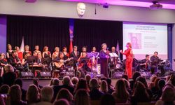 İzmir’de farkındalık gecesi: Otizm için tek yürek oldular