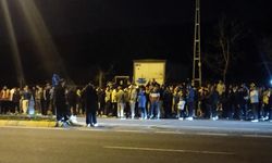 Kadıköy’de derbi zaferi sonrası coşku taştı: Fenerbahçeli taraftarlar Samandıra’ya akın etti