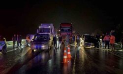 Karşı şeride geçen kamyonet tırla çarpıştı: 1 ölü, 1 ağır yaralı