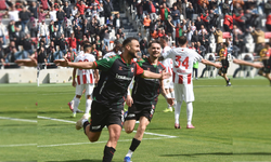 Karşıyaka ile Ayvalıkgücü rövanşında tur mücadelesi