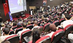 Kasapoğlu’ndan gençlere kamu yönetimi mesajı: “Devletin sahibi millettir”