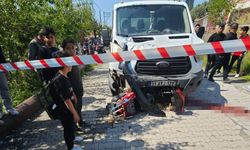 Motosiklet pikapın altına girdi: Baba öldü, küçük kız ağır yaralı