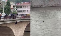Korku dolu anlar: Köprüden nehre atlayan şahıs son anda kurtarıldı
