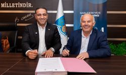 Narlıdere’de “3. Yaş Üniversitesi” için imzalar atıldı