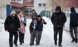 Okul Tıraşı filmi nerede çekildi, konusu nedir, oyuncuları kimlerdir?