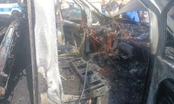 Otopark girişinde başlayan yangın facia getirdi: Araçlar zarar gördü!