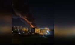 Polyester fabrikasında yangın: Ekipler müdahaleyi sürdürüyor