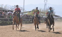 İzmir Ödemiş'te rahvan at yarışları düzenlendi