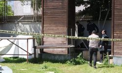 Reklam panosunda ceset bulundu