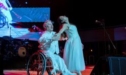 Sağlık mücadelesi sahneye taşındı