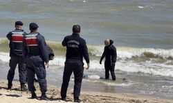 Sahilde kıyıya vurmuş erkek cesedi bulundu