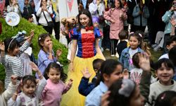 Sayra ve Çınar’ın anısı, Bornovalı çocukların neşesiyle yaşadı